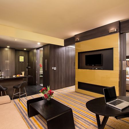 Novotel Kolkata Hotel And Residences Exterior foto Suite at the hotel