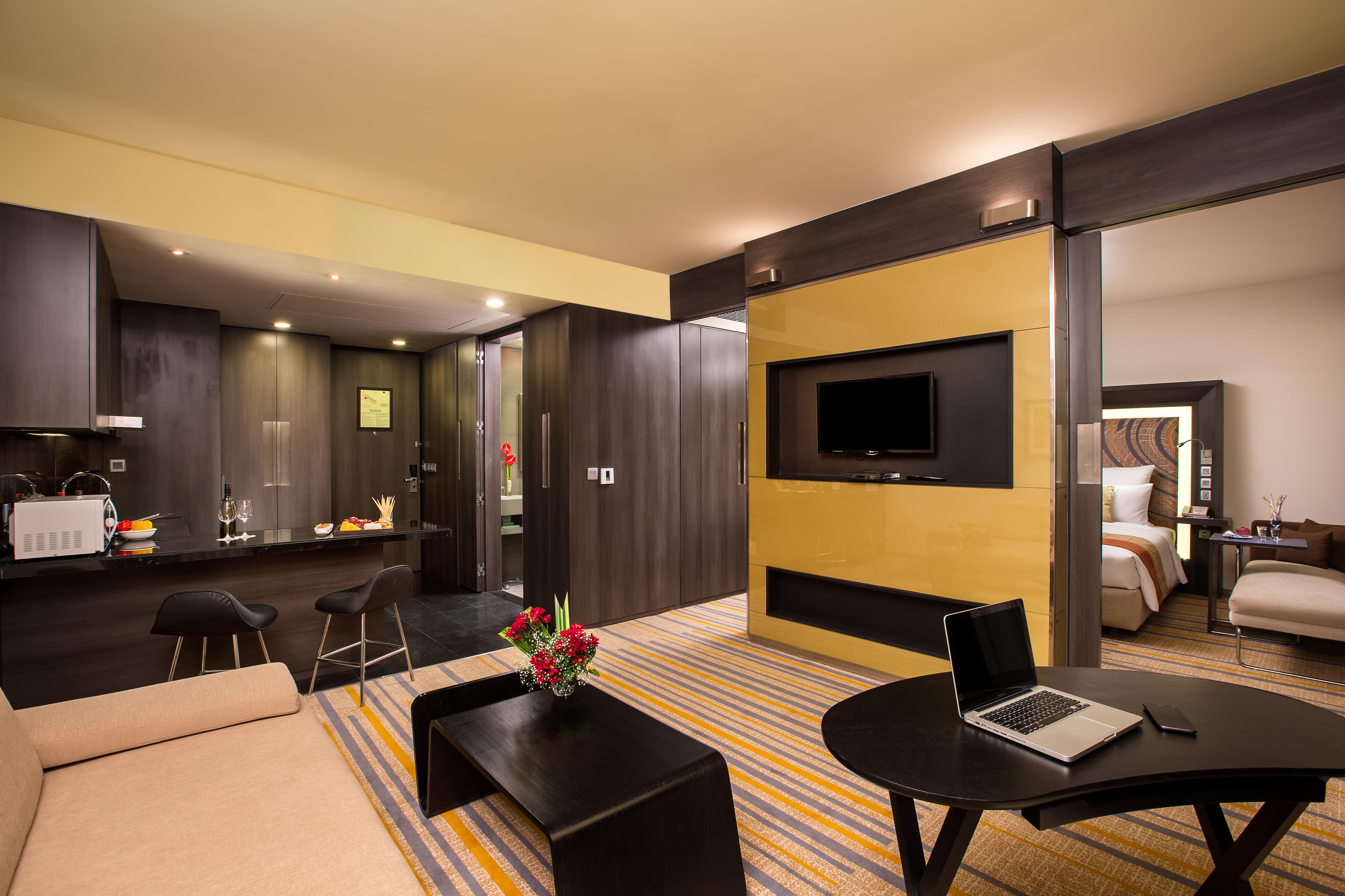 Novotel Kolkata Hotel And Residences Exterior foto Suite at the hotel