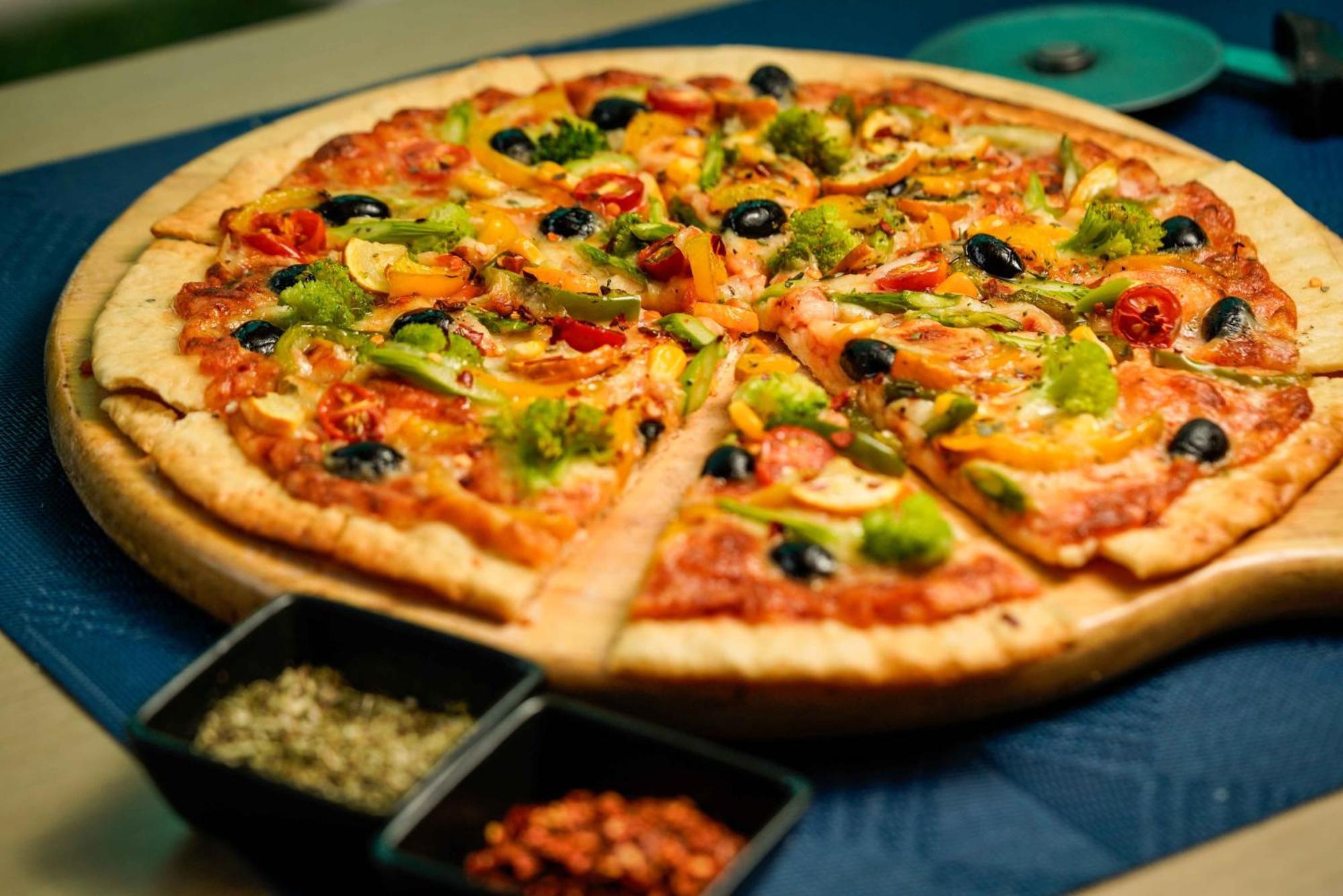 Novotel Kolkata Hotel And Residences Exterior foto Pizza