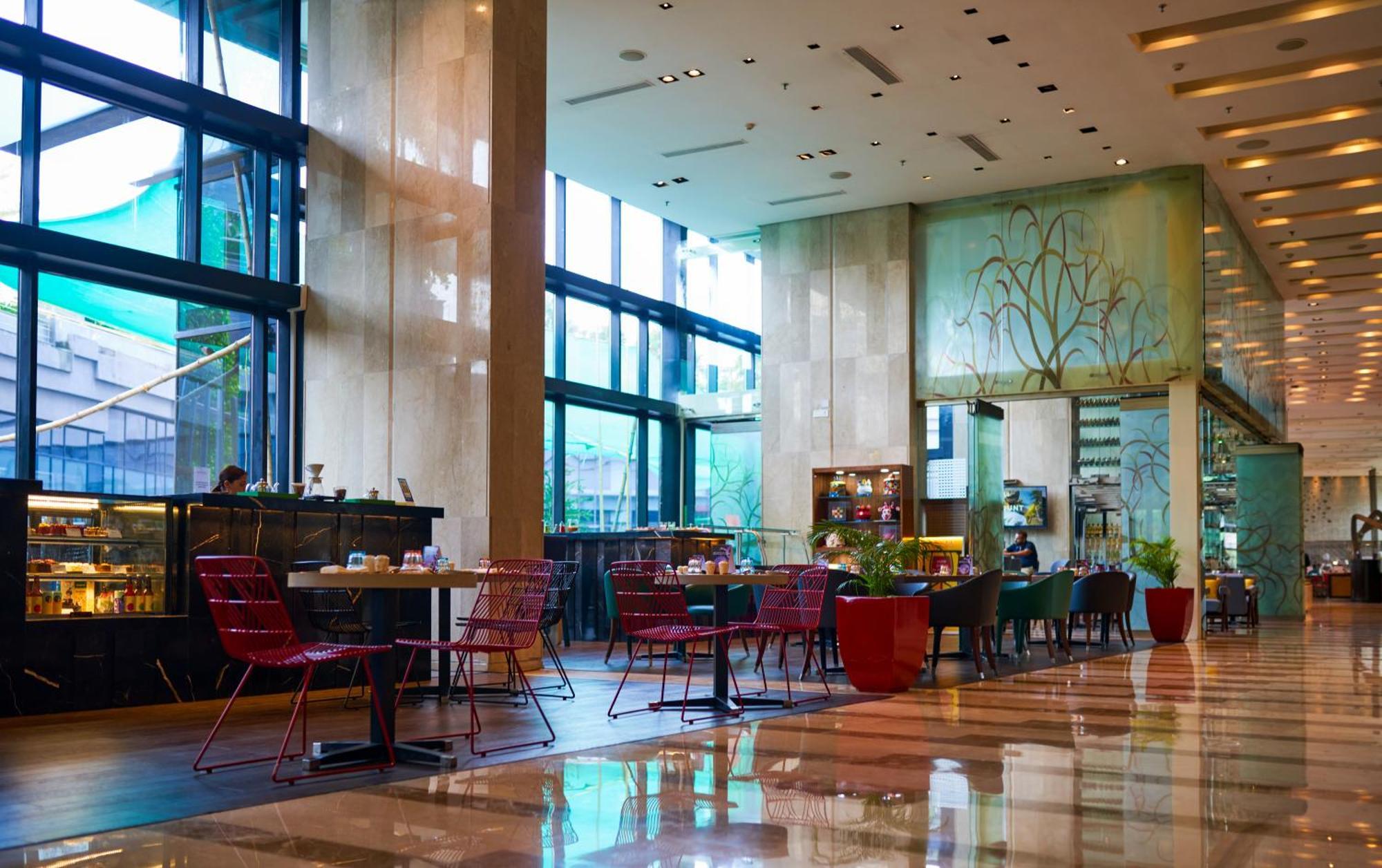 Novotel Kolkata Hotel And Residences Exterior foto The lobby
