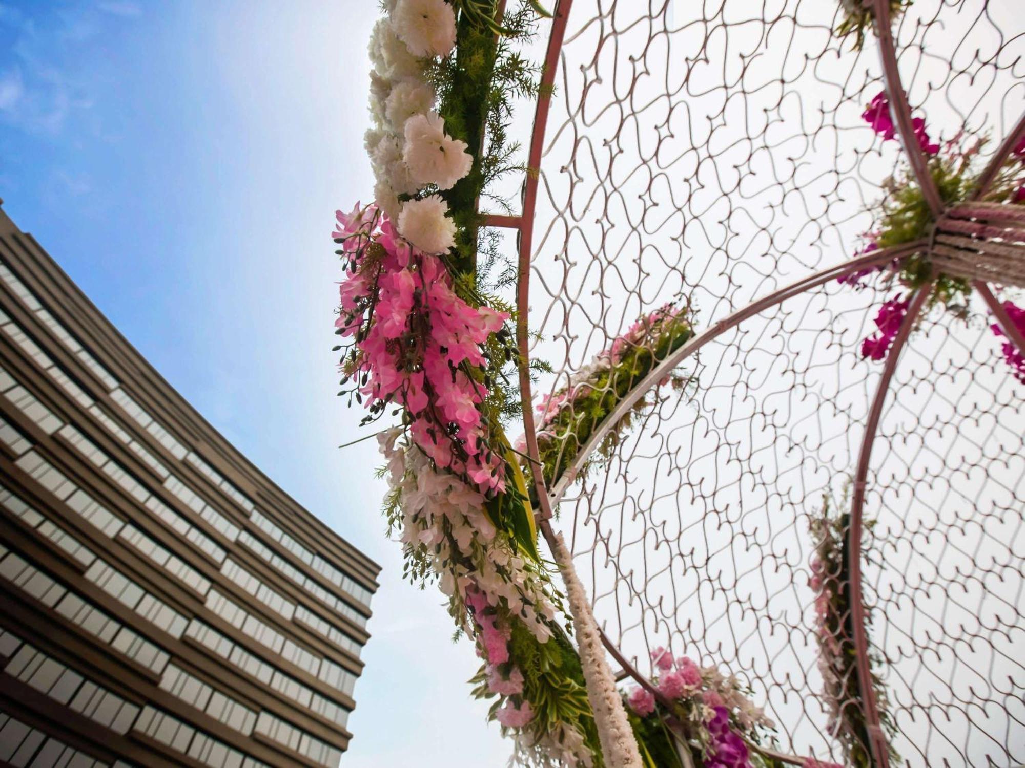 Novotel Kolkata Hotel And Residences Exterior foto The Flower Dome