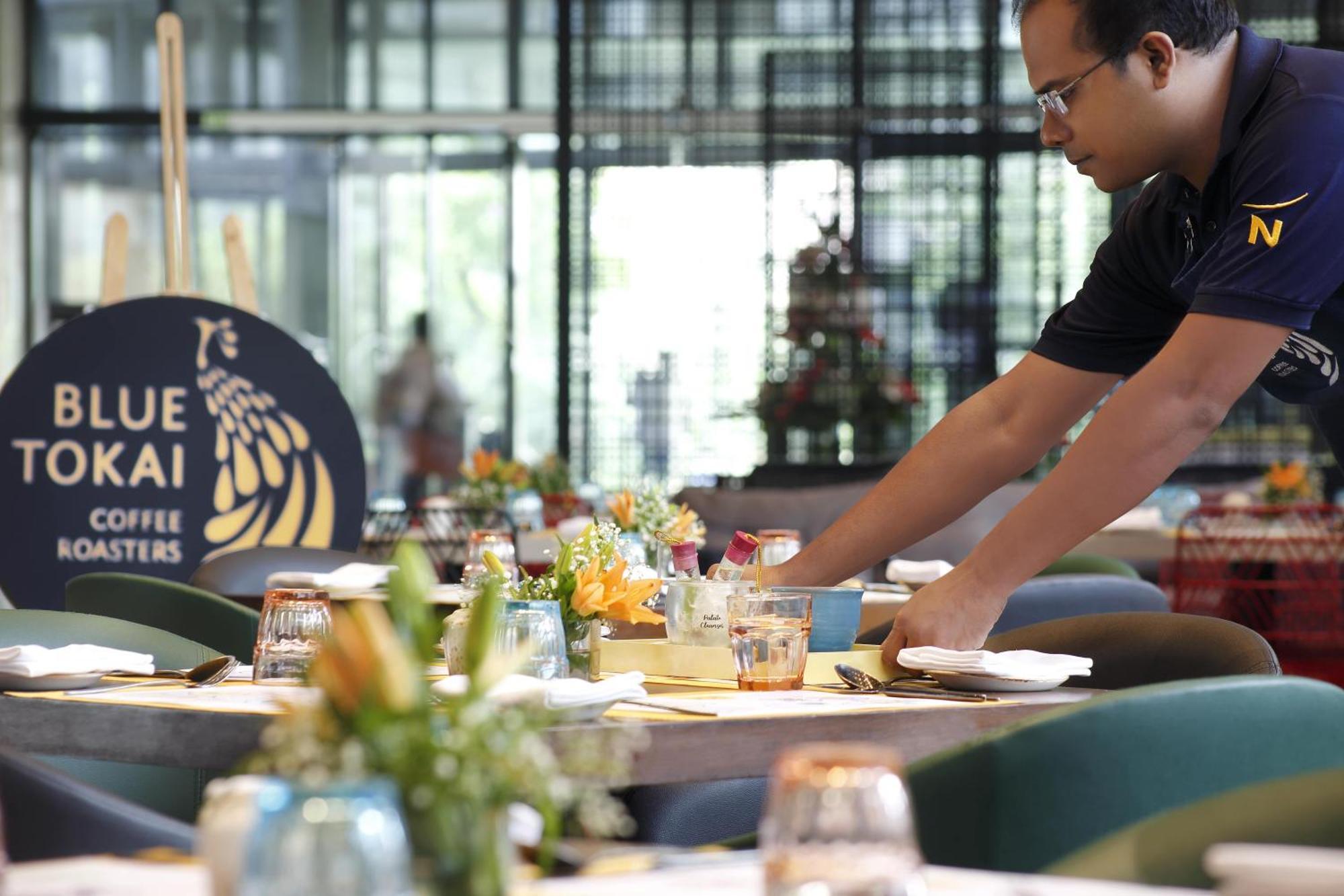 Novotel Kolkata Hotel And Residences Exterior foto Blue Tokai Coffee Roasters