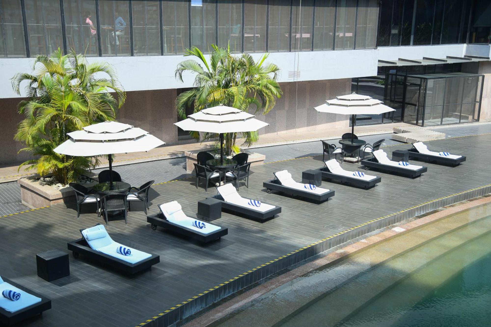 Novotel Kolkata Hotel And Residences Exterior foto